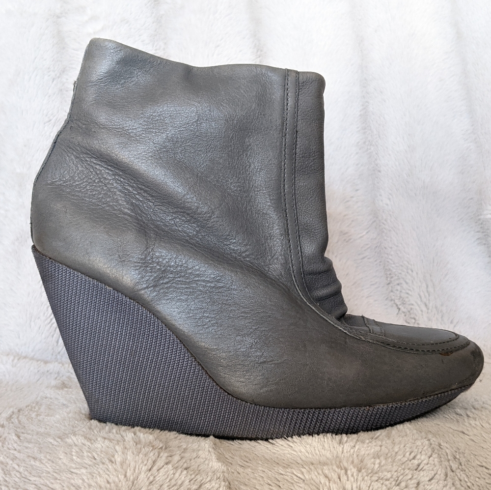 Rare Adidas SLVR leather wedge booties